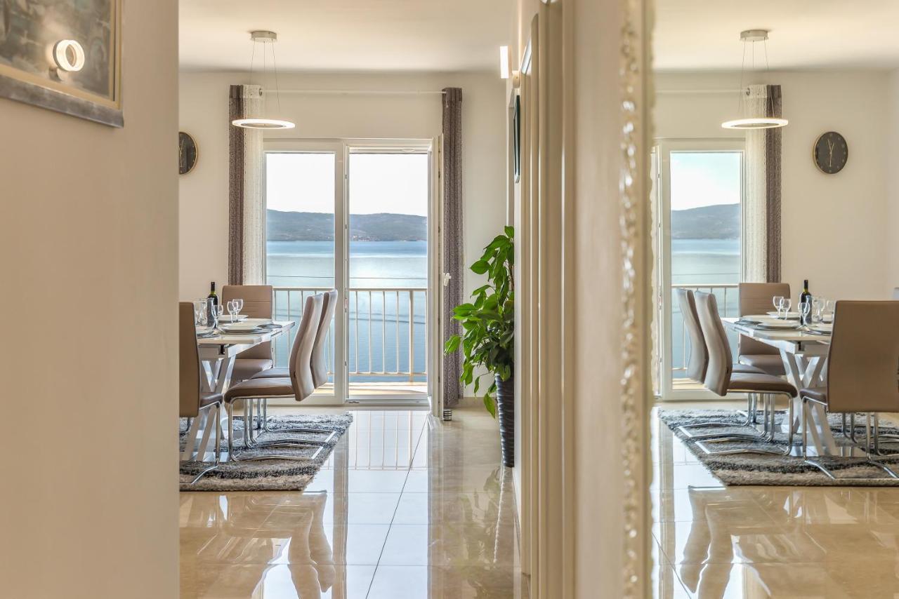 Holiday House Almissa Omis Exterior photo