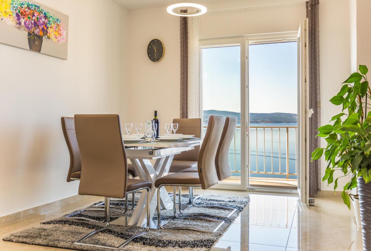 Holiday House Almissa Omis Exterior photo
