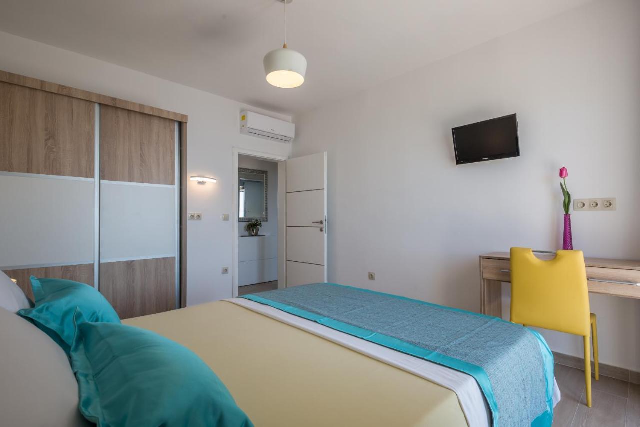 Holiday House Almissa Omis Exterior photo