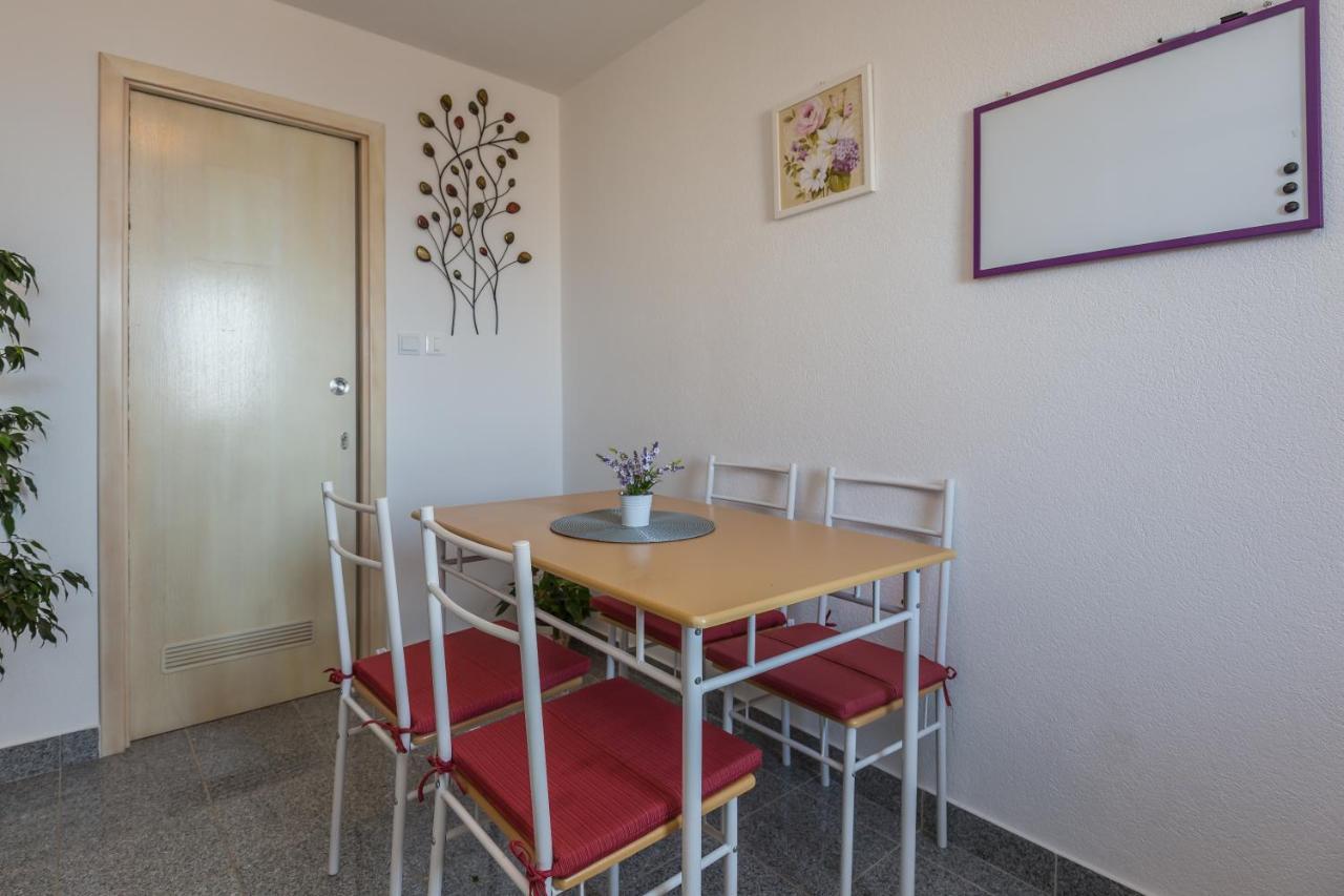 Holiday House Almissa Omis Exterior photo